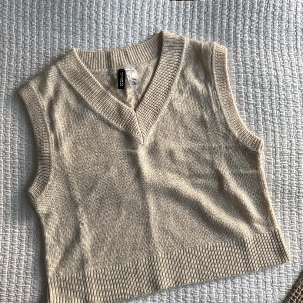 H&M Cream V-Neck Sweater Vest